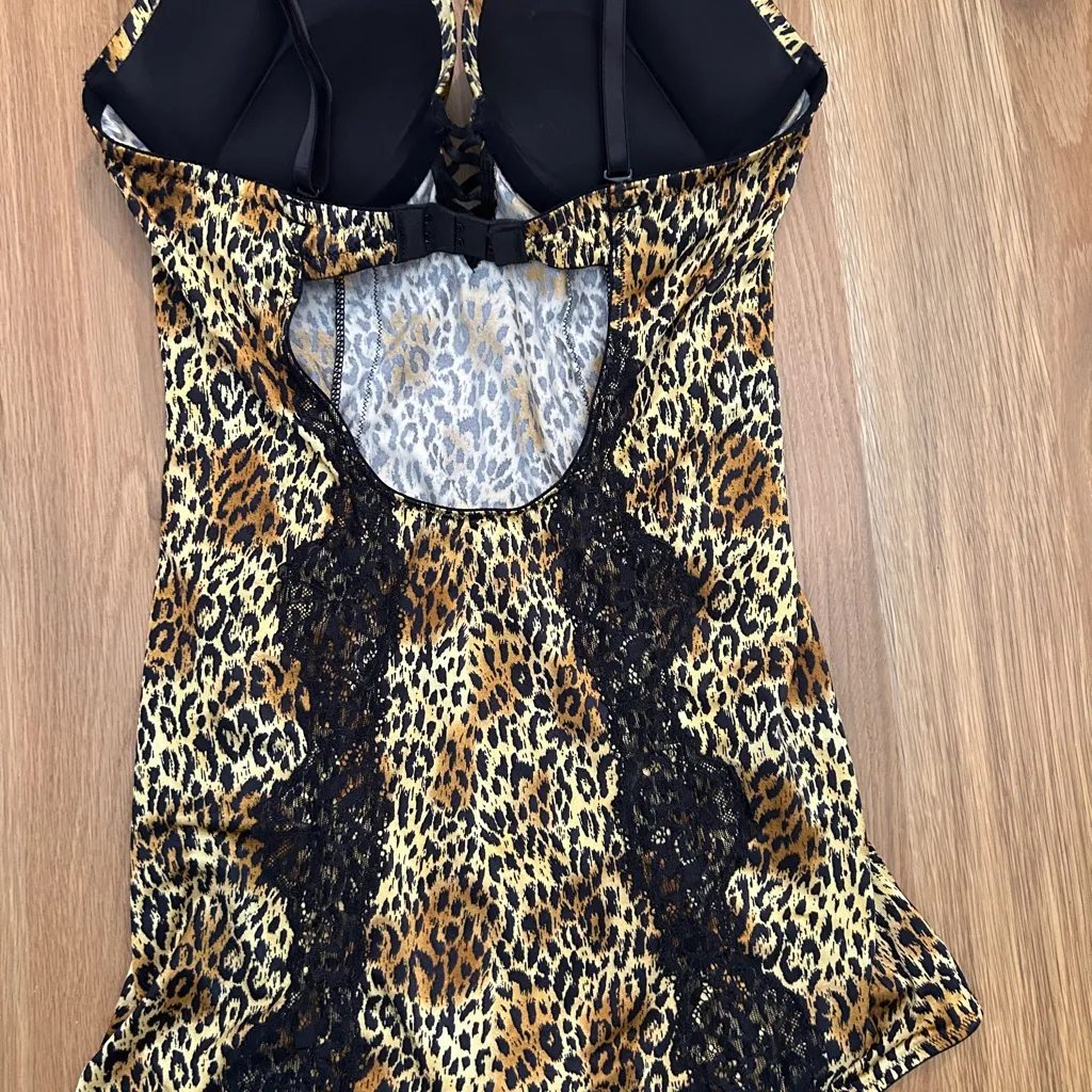 Victoria’s Secret 36B Bombshell Miraculous Plunge Lingerie Top Teddy Padded - Image 2