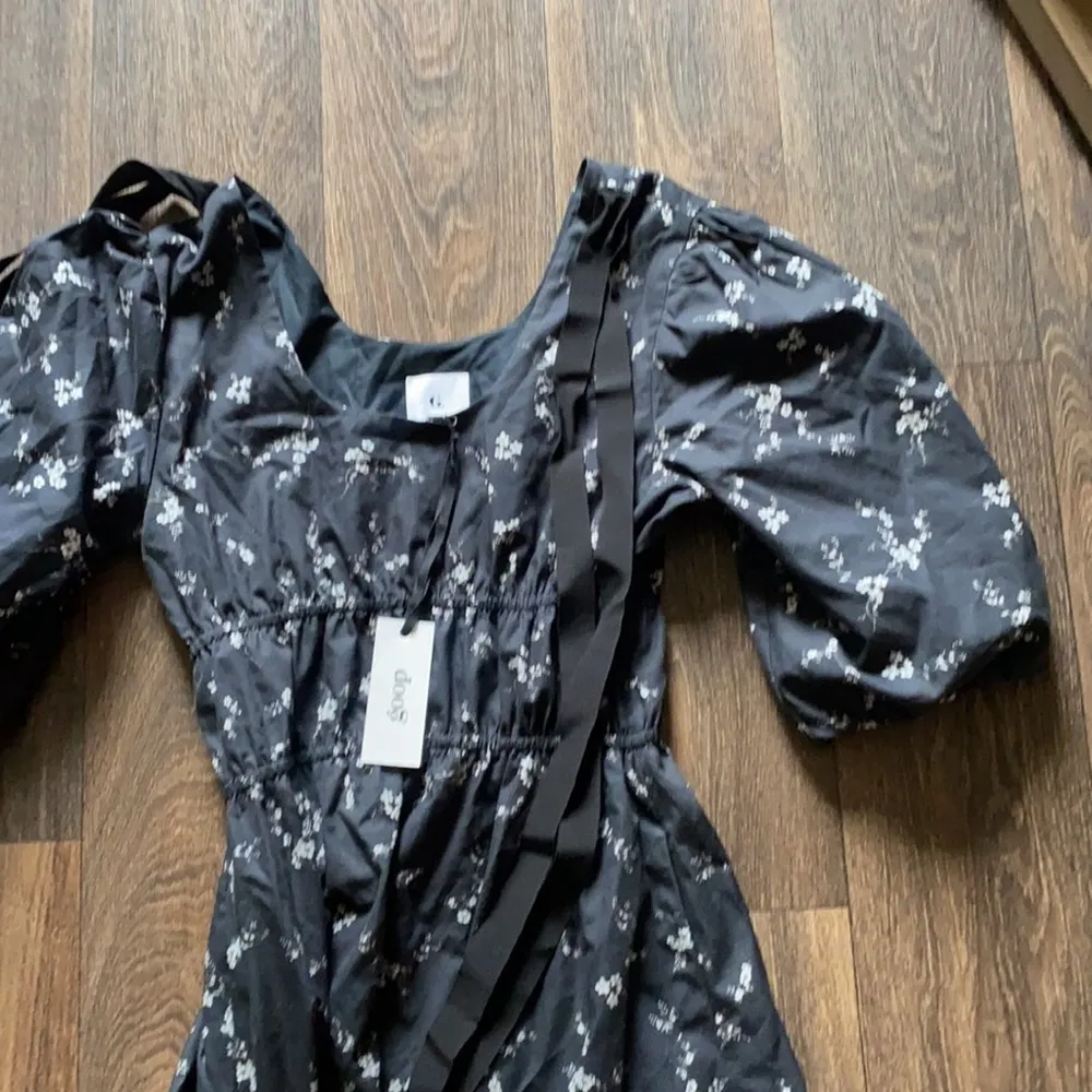 Beverly Mid Length Bow Dress Size 4 - Image 4