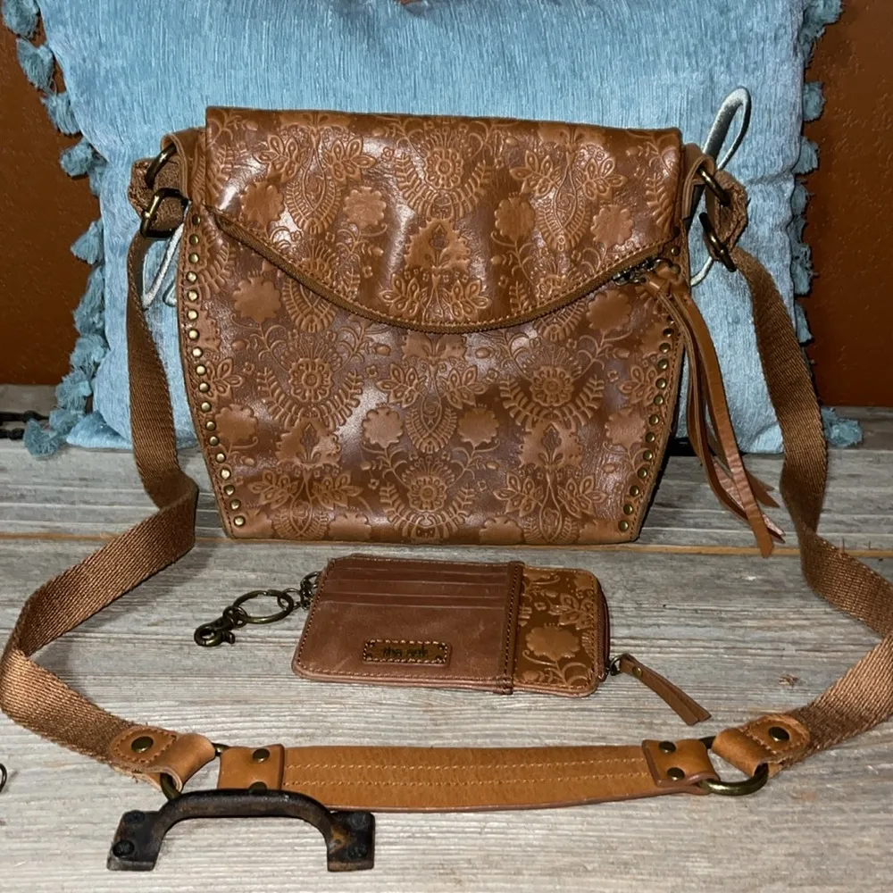 The Sak tooled leather crossbody bag and wallet set - Image 12