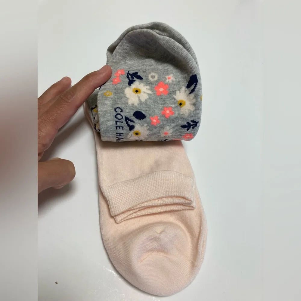 NEW Cole Haan 2-pack of ankle socks - Image 5