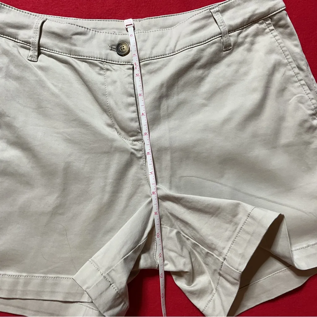 Tommy Bahama Women’s Size 8 Khaki Chino Shorts - EUC - Image 4