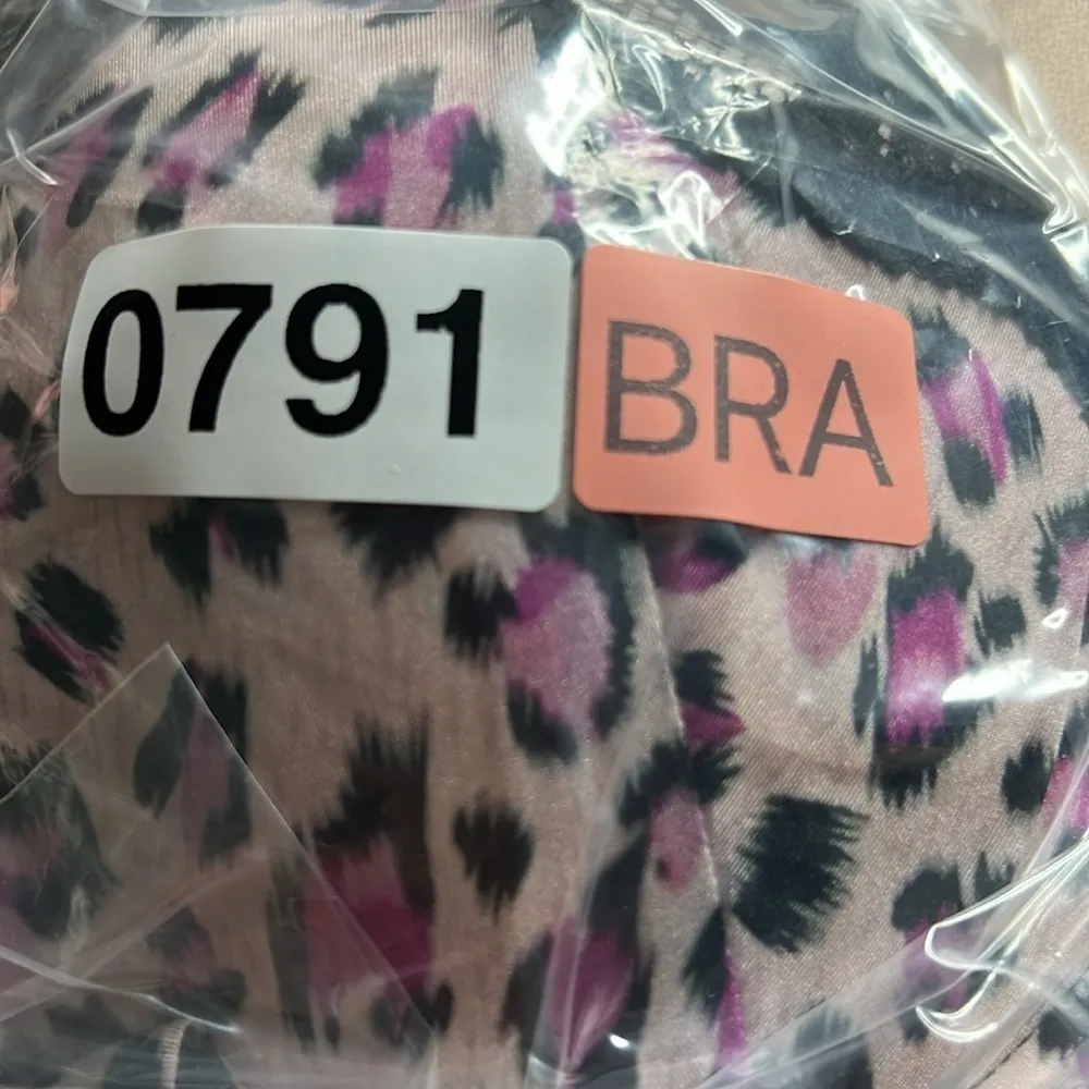 Women’s Push Up Lace Bra Comfort Padded Underwire Bra Lift Up size 34A. Purple - Image 9