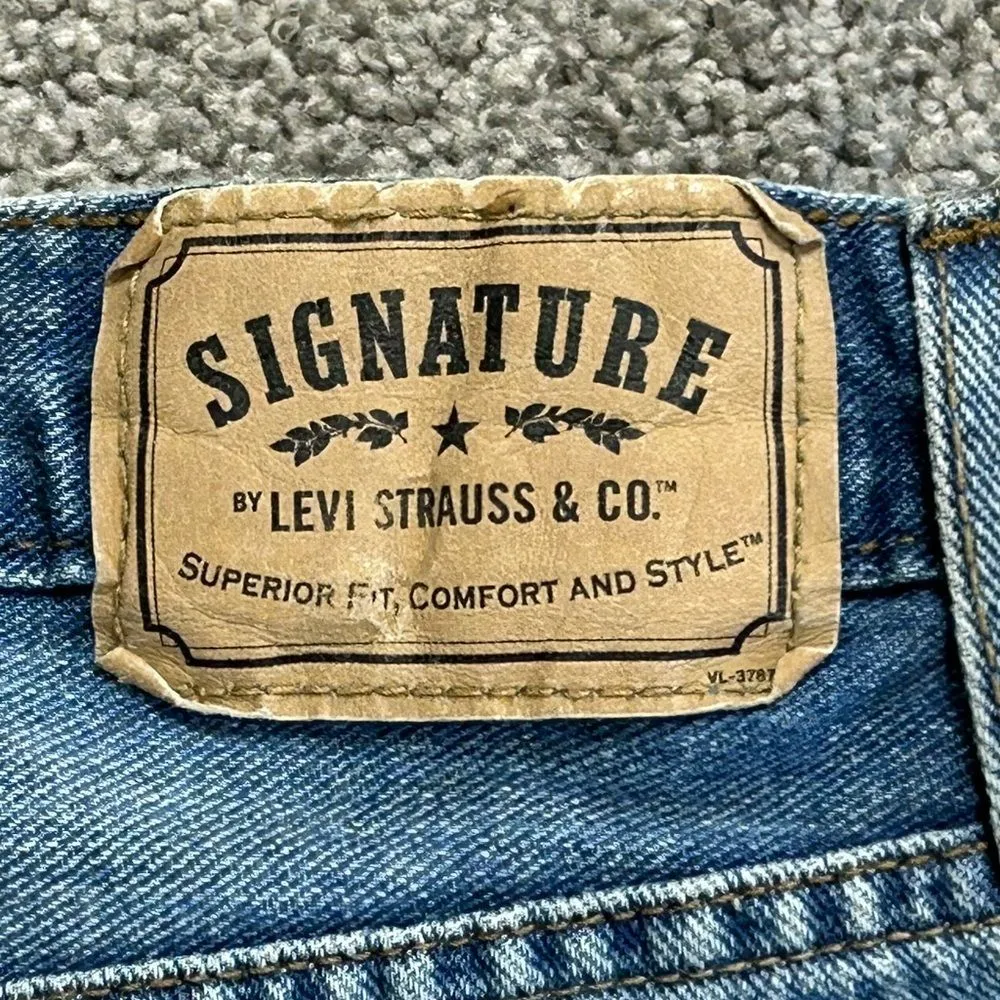 Levi’s Signature MidRise Bootcut Jeans size 14 - Image 12