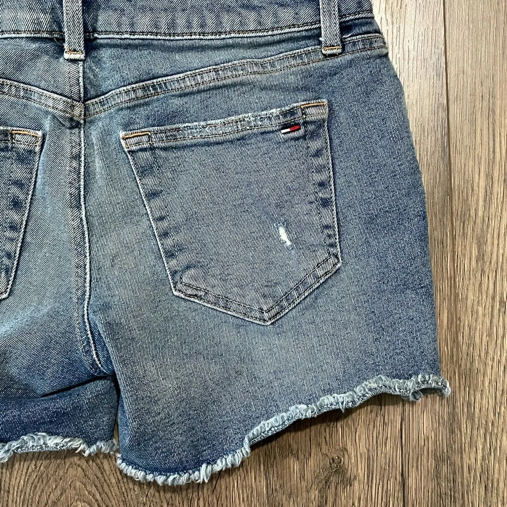 Tommy Hilfiger Distressed Jean Shorts Size 00 - Image 7