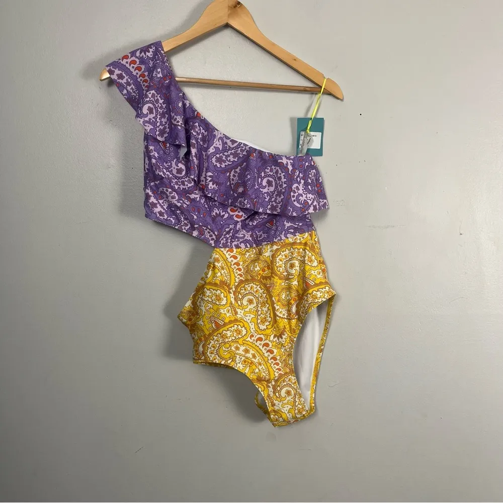 New Marina West asymmetrical cutout ruffle one piece swimsuit size small Upf 50+ Purple - Image 5