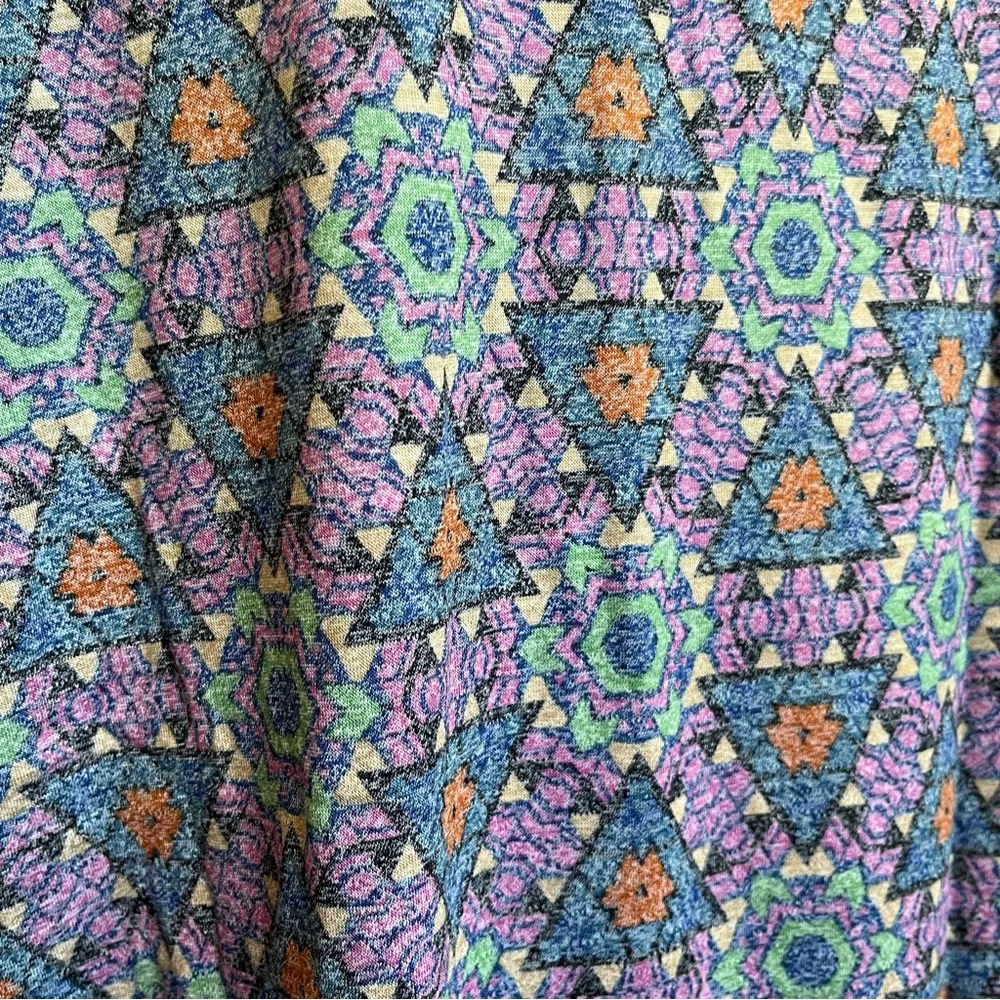 NWT  Oversized Blue Green Pink Yellow Patterned Tee Top Size XS - Image 6