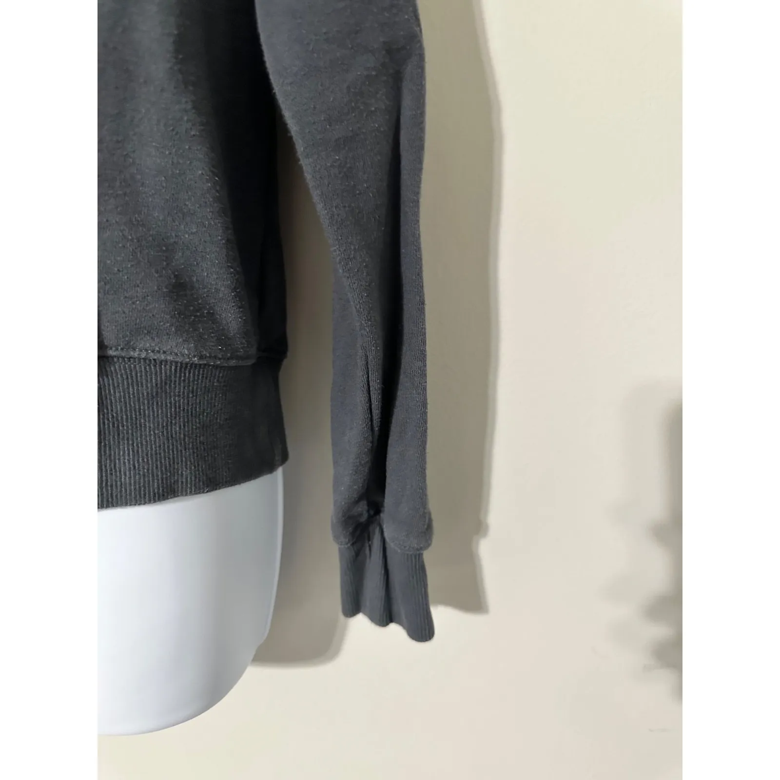 EVEREVE RAYA‎ SUNSET PULLOVER CREWNECK SWEATER WASHED BLACK EUC SIZE XS - Image 7