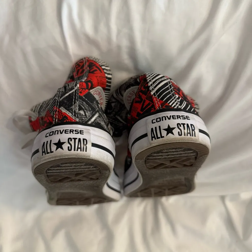 EUC Converse Chuck Taylor All Star Hi Vision Red Black Sneakers 158548F Size 7 - Image 4