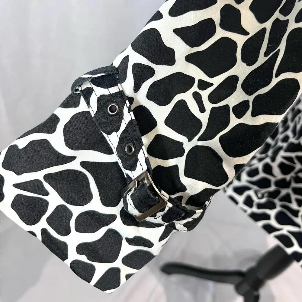 Black and white giraffe animal print trench coat size medium - Image 5