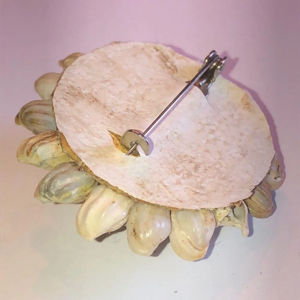 Vintage Delicate Shells Round Boho Brooch Shoulder Pin Red - Image 6