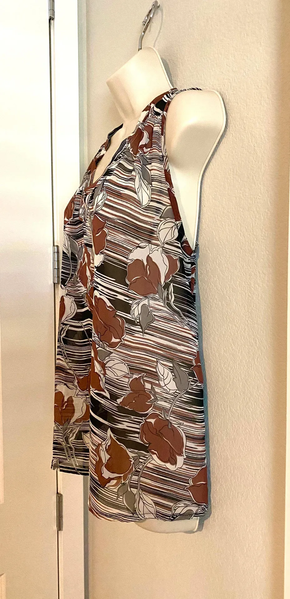 Like new sheer Chocolate blouse. Sz M - Image 2