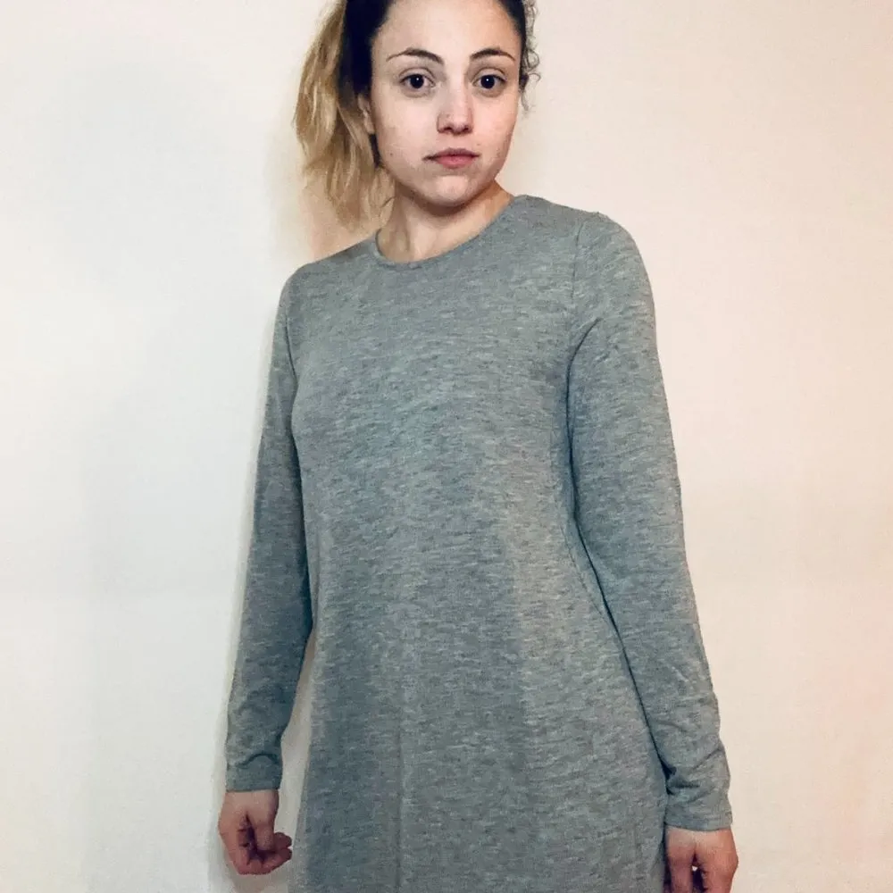 Oversized Grey Long-Sleeve Crew Neck Tee - Image 4