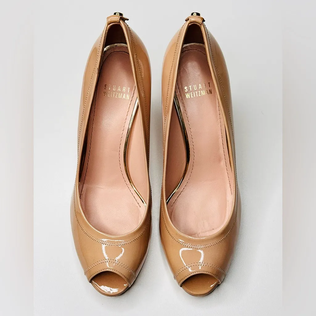 Stuart Weitzman Annabelle Nude Tan Patent Leather Peep Toe Heels Pumps Shoes - Image 11
