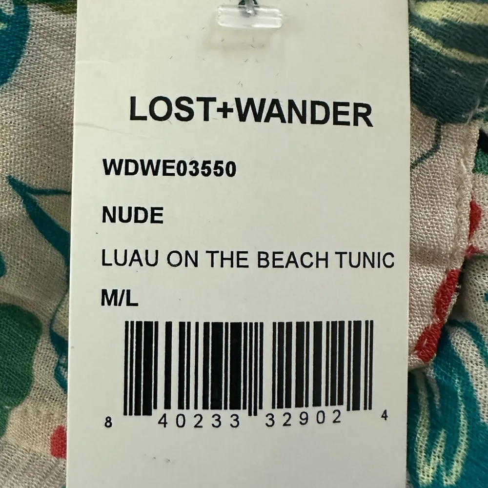 Lost + Wander LUAU ON THE BEACH TUNIC
M/L - Image 7