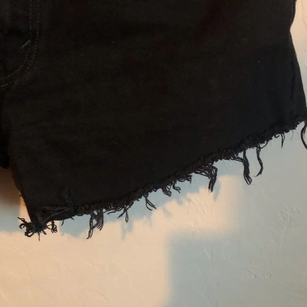 Levi’s 505 Black High‎ Rise Cutoff Denim Shorts - Image 9