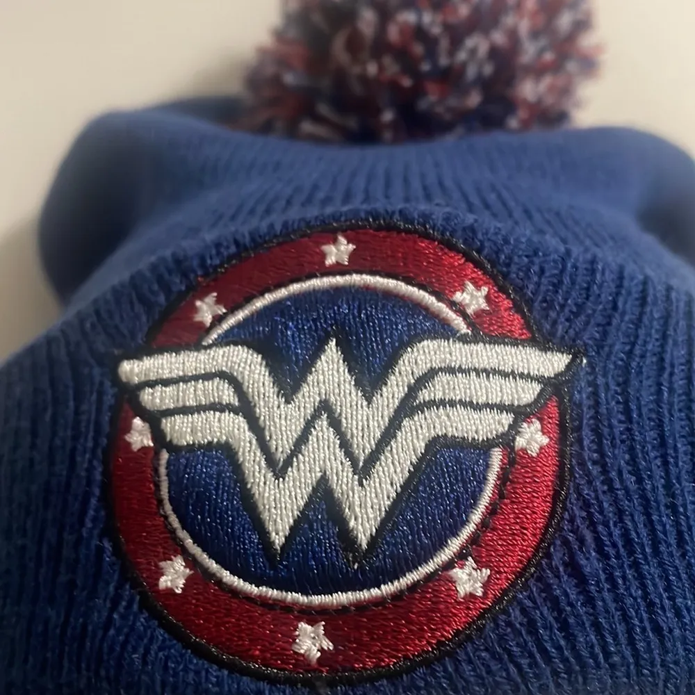 Wonder Woman Beanie Hat Super Comic WW embroidered star logo Blue Red Pom OSFM - Image 5