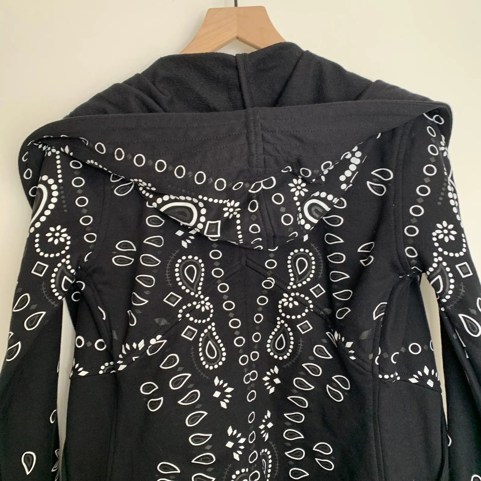 Jonny Cota Draped Hoodie in Black Bandana Open Front Women’s Small - Image 6