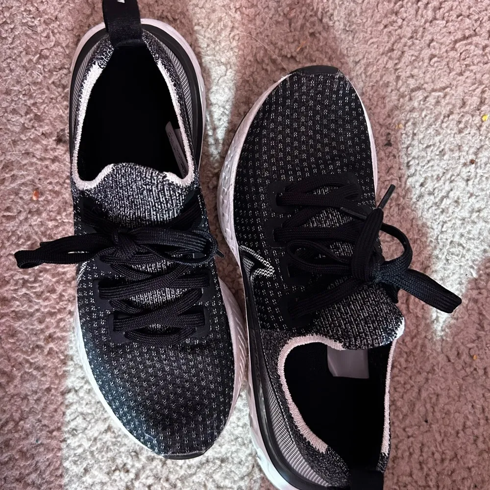 Women’s React Infinity Flyknit Running Shoes - Image 2