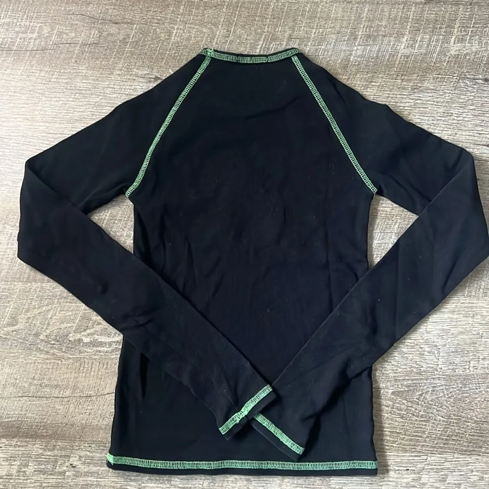 Brandy Melville Dragon Embroidery Long Sleeve Shirt One Size - Image 4