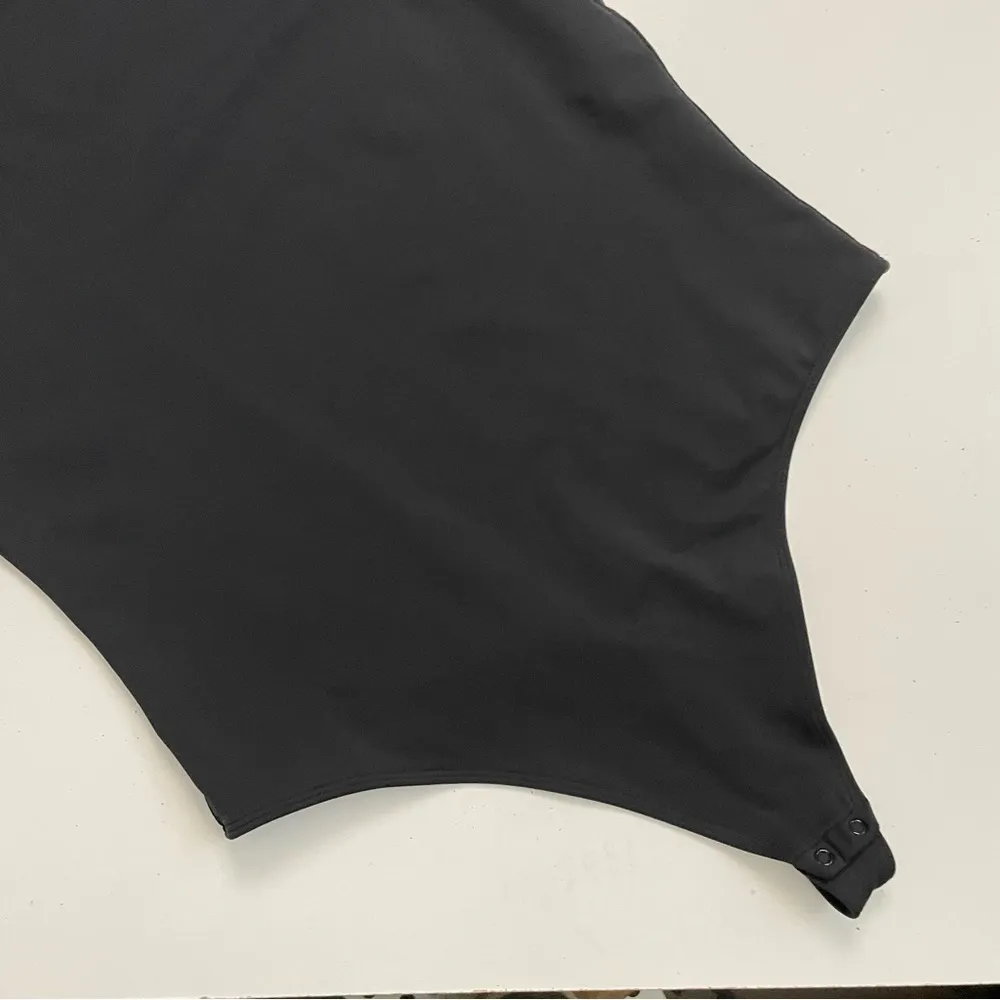 Babaton Contour Bodysuit Crew High Neckline Sleeveless Thong Black - Image 5