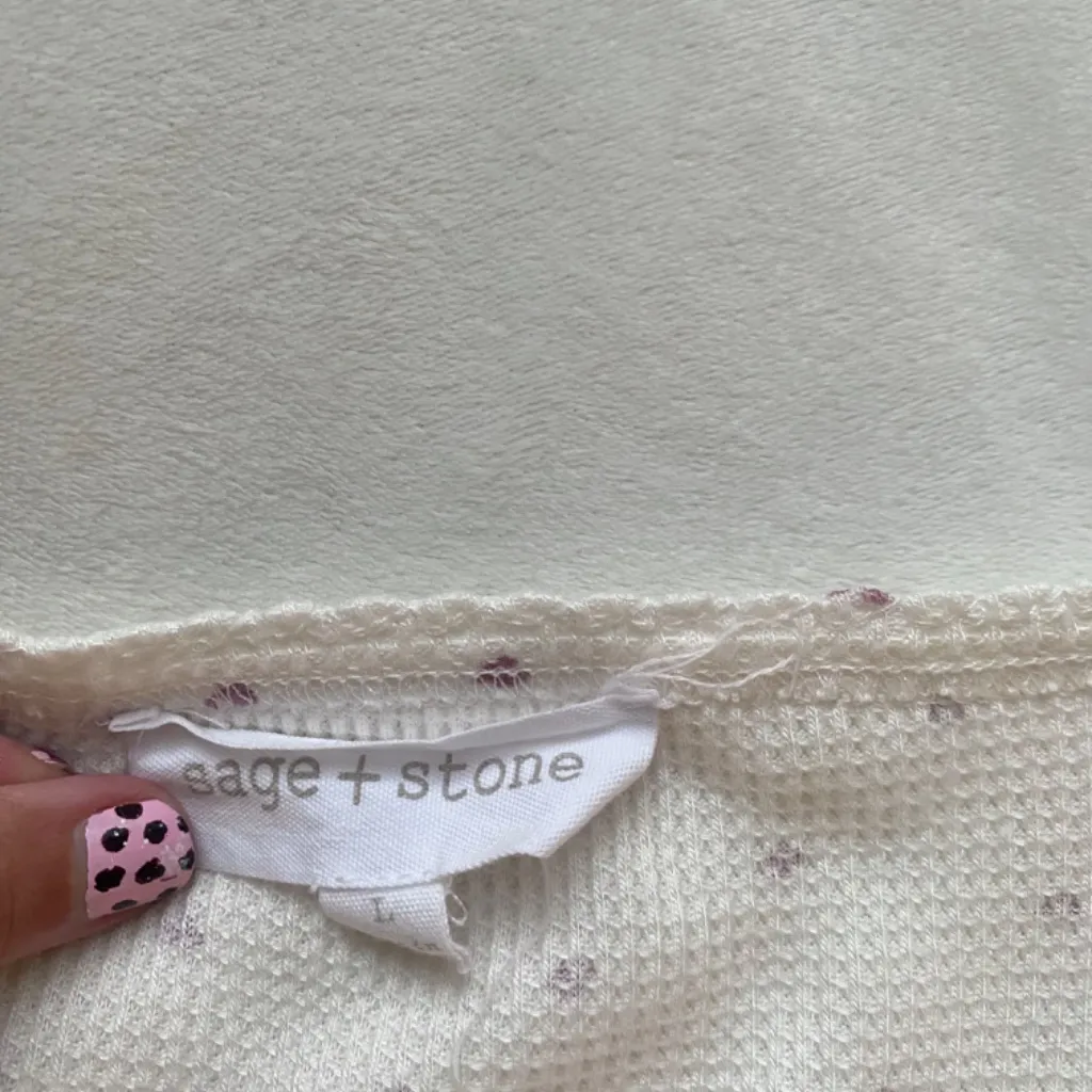 White and pink waffle knit lettuce trim tee Size L - Image 2