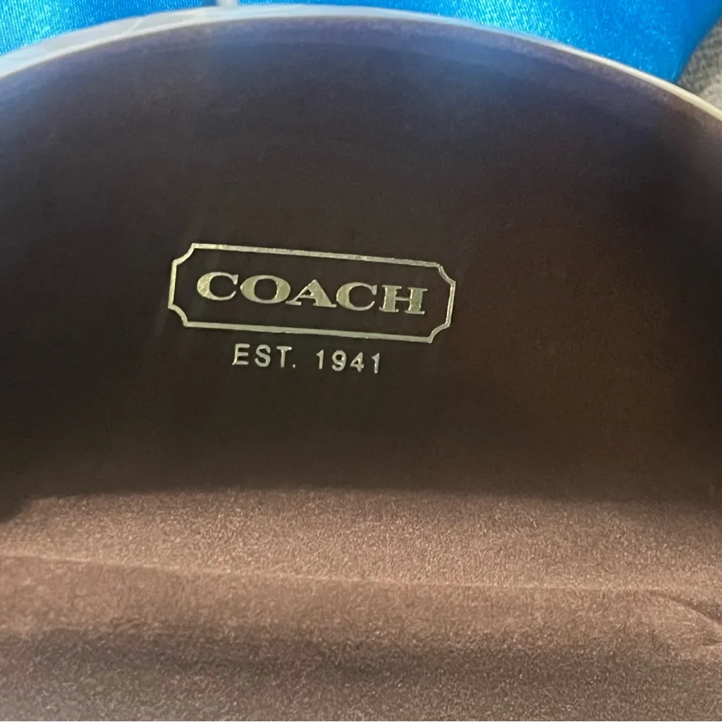 Coach  Clamshell case - Image 4
