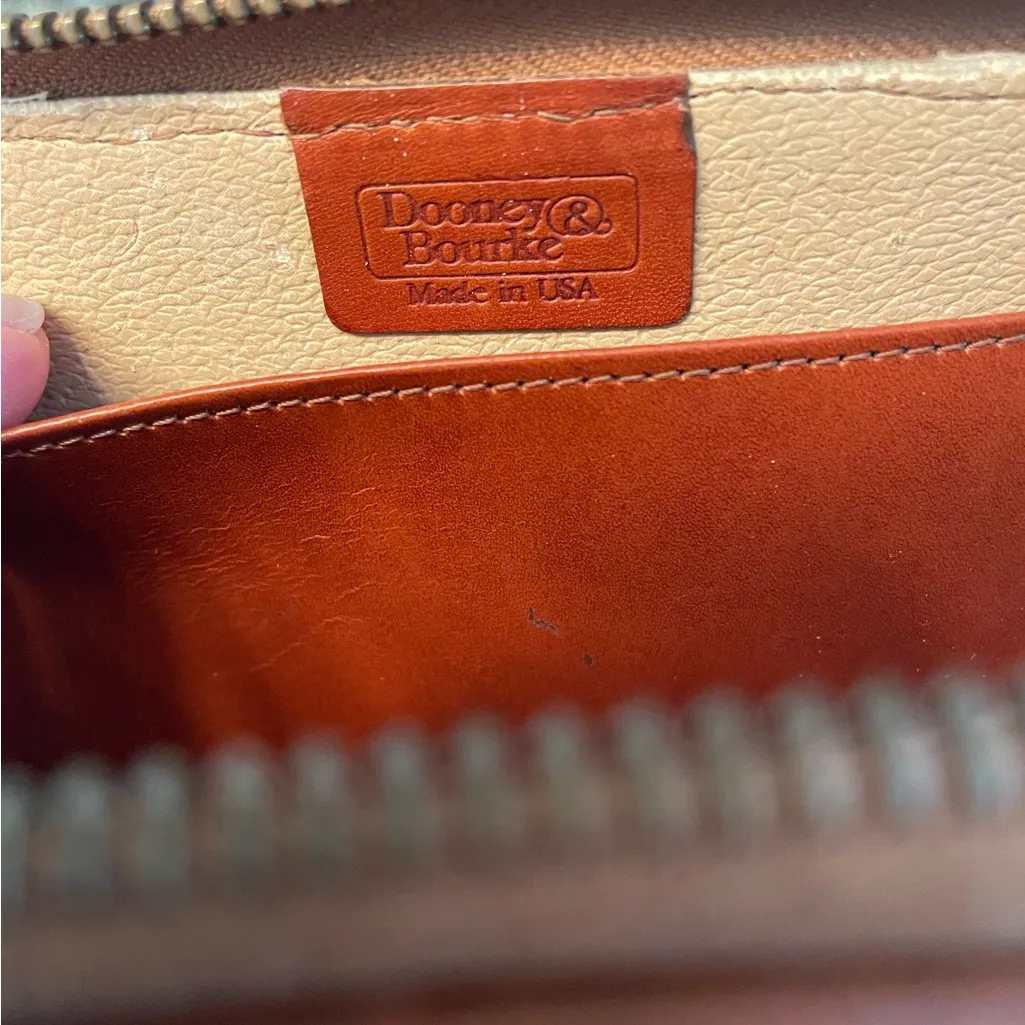 Dooney & Bourke vintage black belt pebbled leather convertible crossbody bag - Image 8