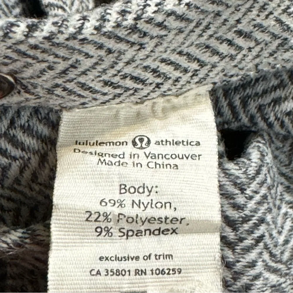 Lululemon Scarf - Image 4