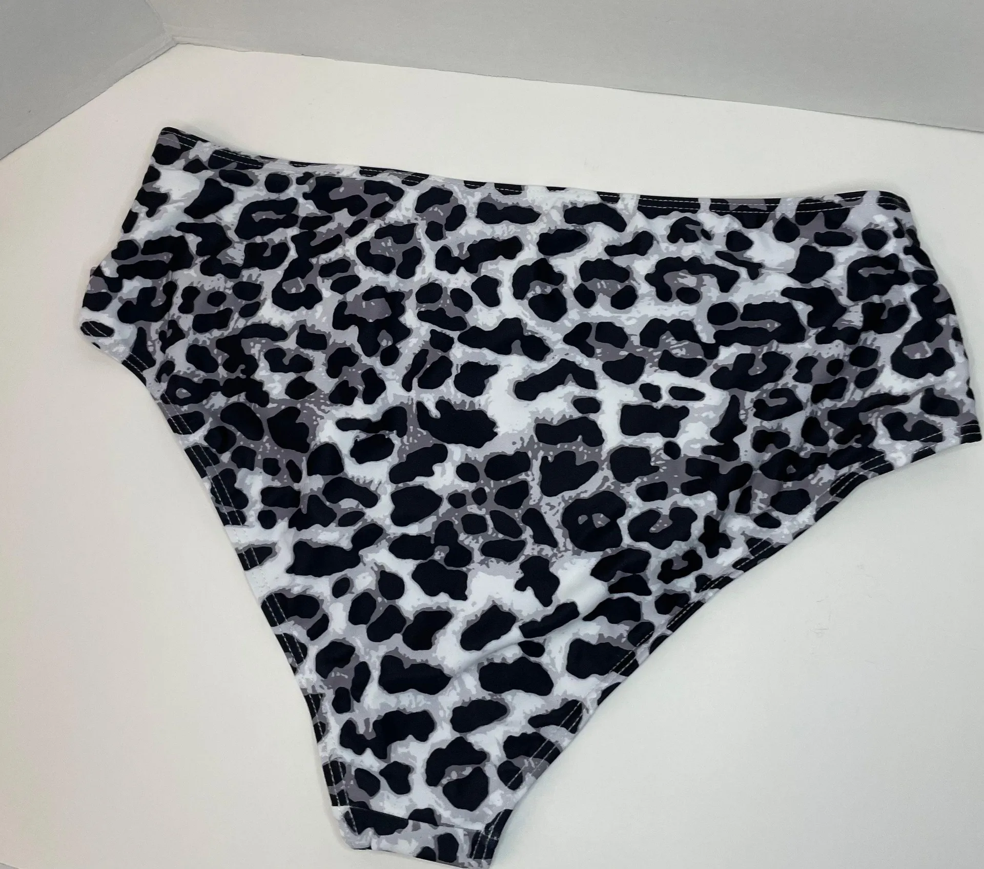 NEW IN BAG,  Leopard Print Ruched Bikini Swim Bottoms, Plus Size 3XL - Image 5