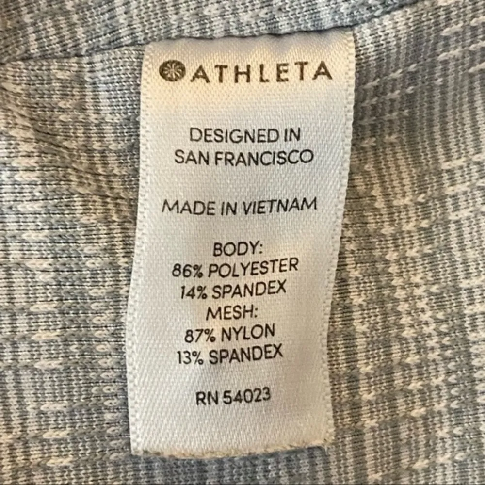 ATHLETA “Chat To Town” high rise jacquard & mesh athleisure capris. Medium. EUC - Image 9