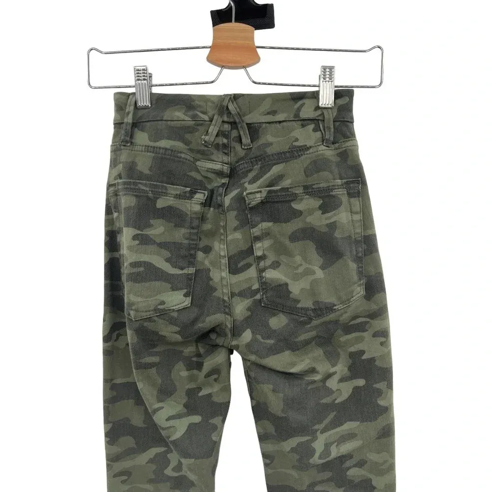 Good American Good Waist Skinny Jeans in Camo‎ Print Size 00 / 24 - Image 7