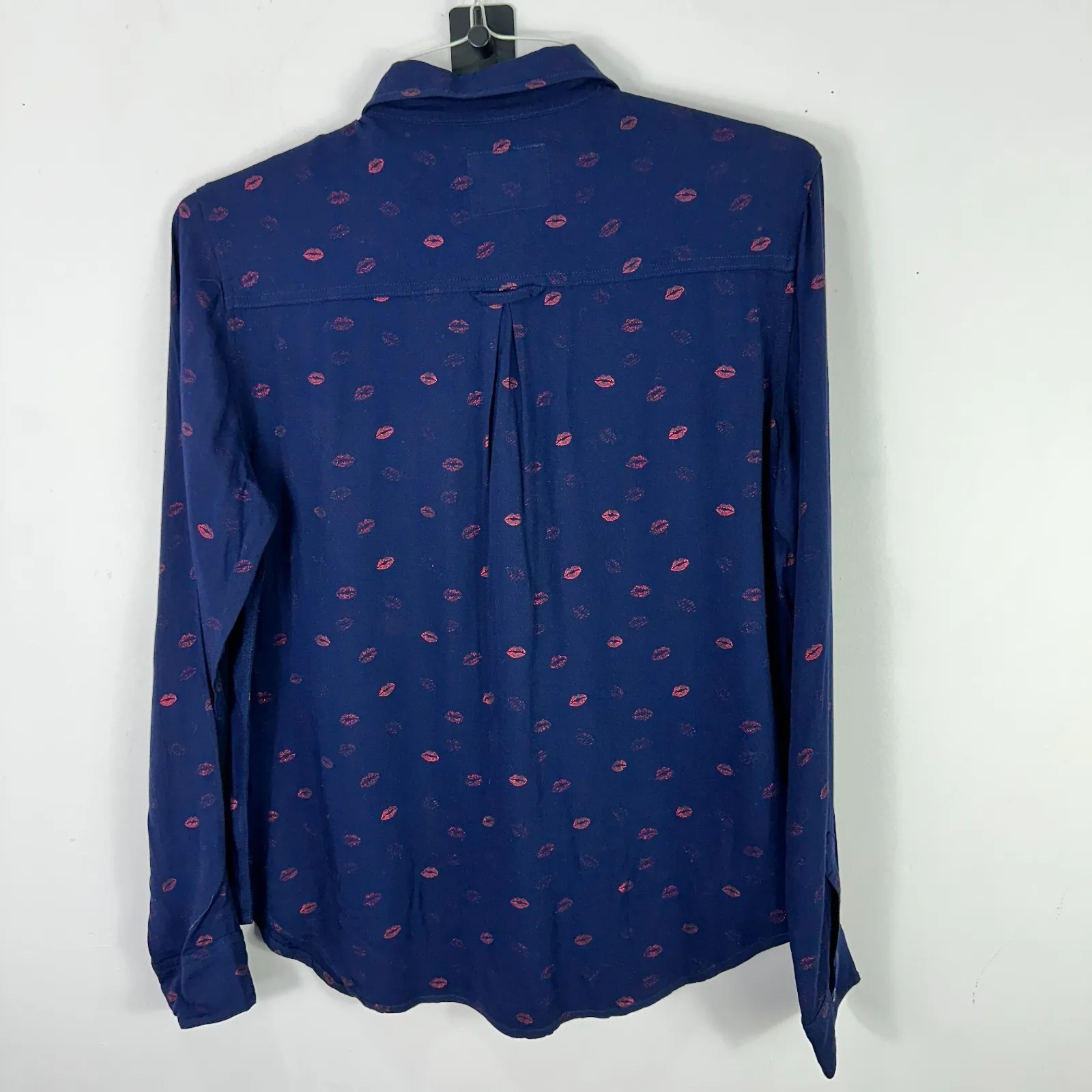 Rails Navy Blue Button Front Lip Print Shirt Sz Small Preppy Novelty Feminine - Image 6