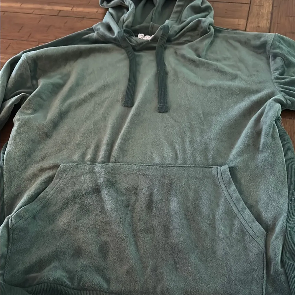Better Together Woman’s Velvet Hoodie in Green extra small GUC Gray Size XS - Image 3