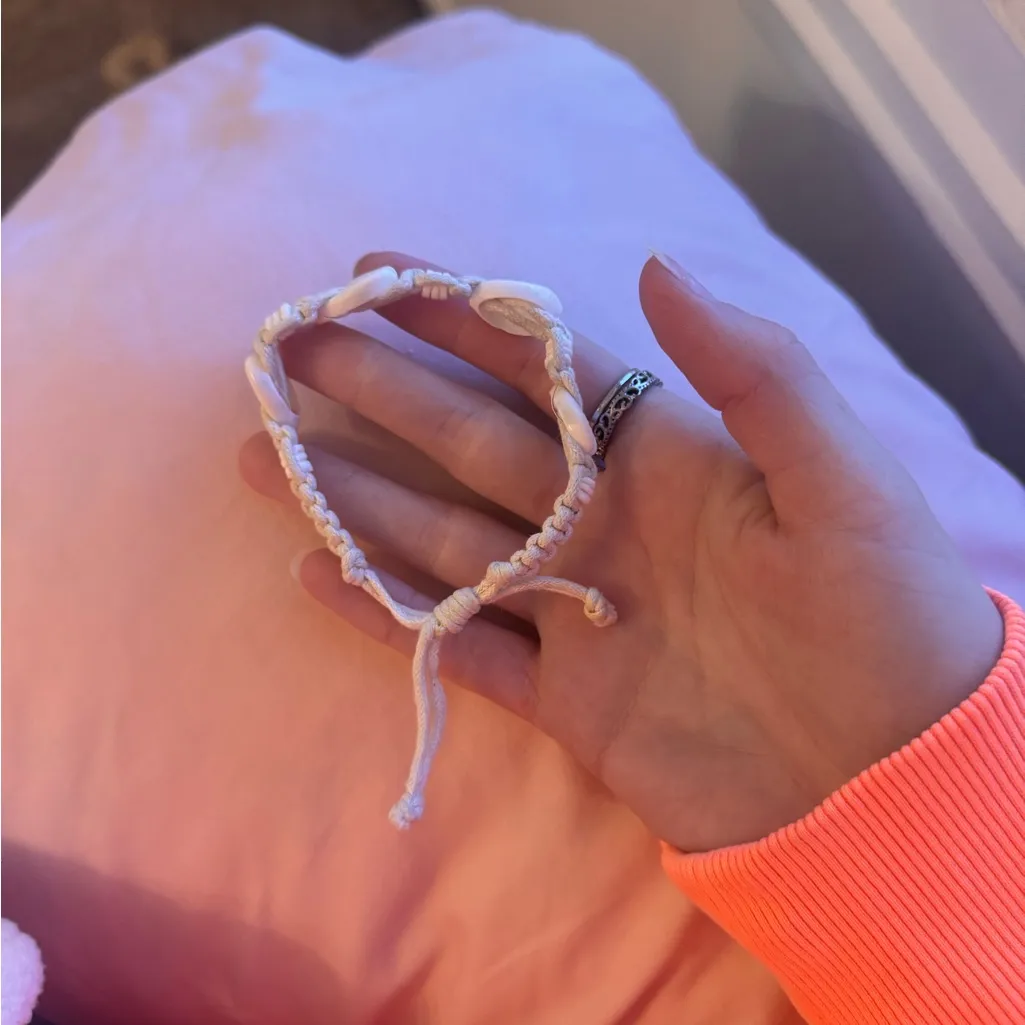 White Shell Bracelet - Image 4