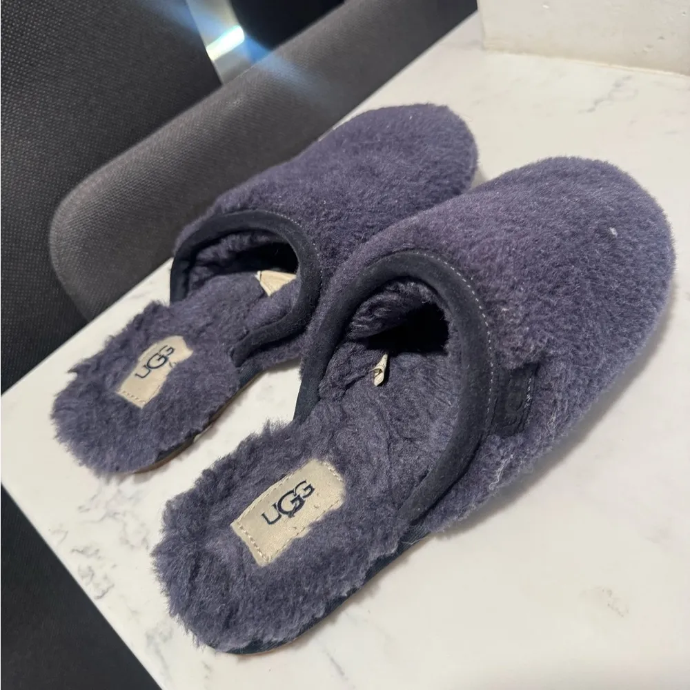 UGG Cozy Gray Fuzzy Slippers - Image 8