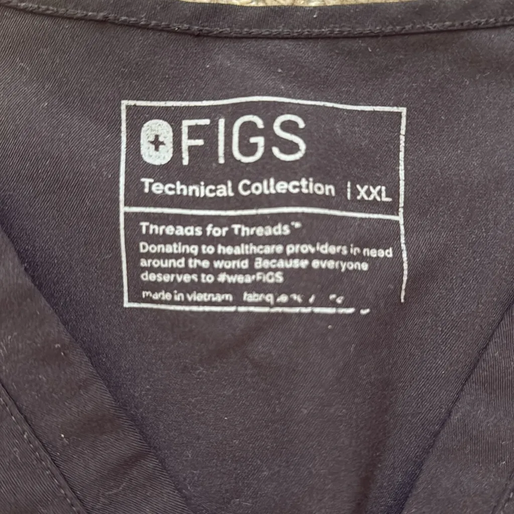 Figs black vneck scrub top Sz XXL - Image 2