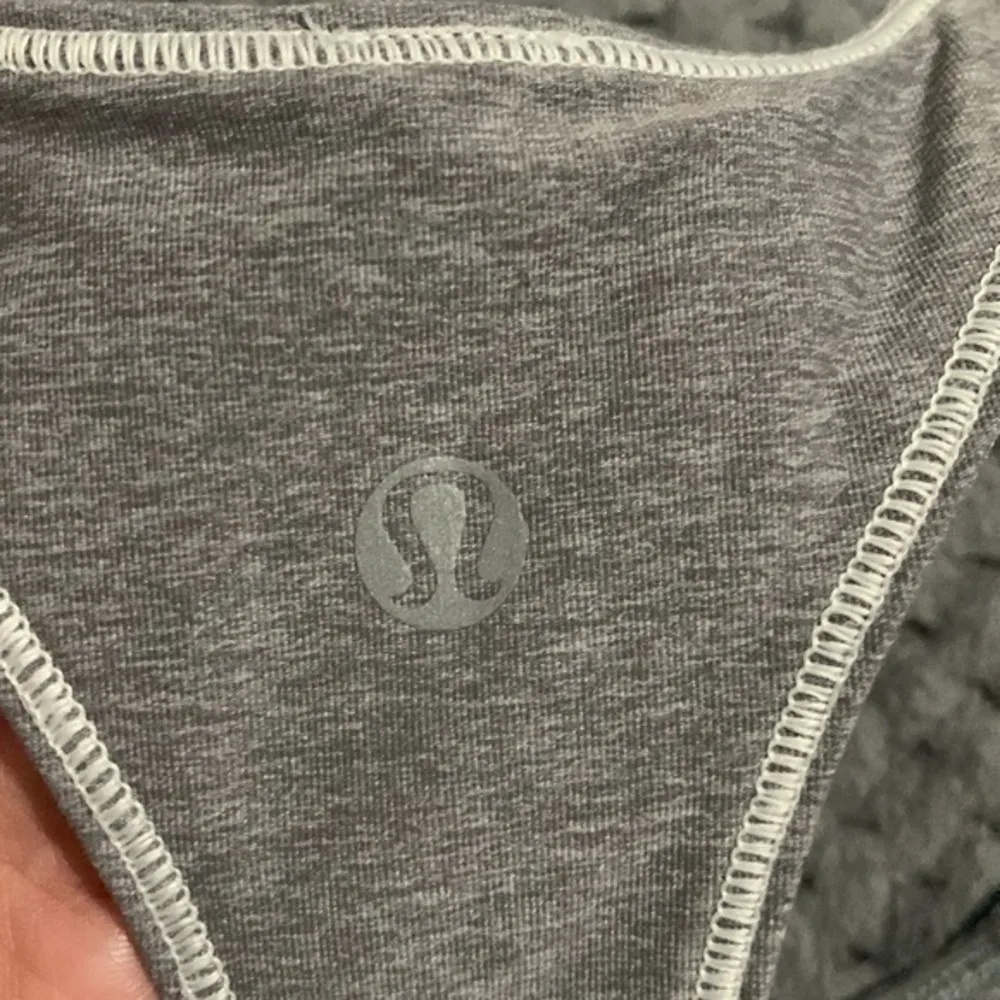 Lululemon Gray Striped Sports Bra Bralette Size XS (No SIze Tag) GUC #0861-AT - Image 3