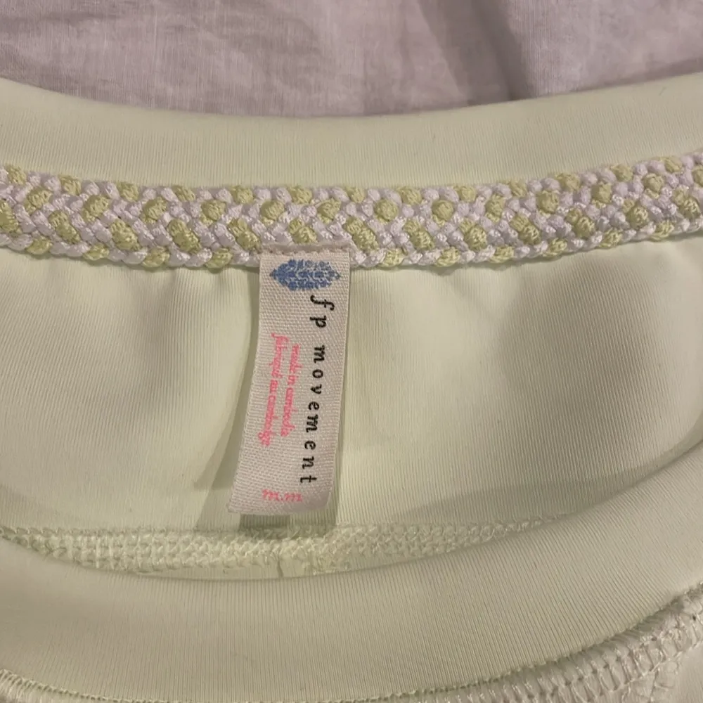 Free people movement, short sleeve yellow crewneck - Image 2