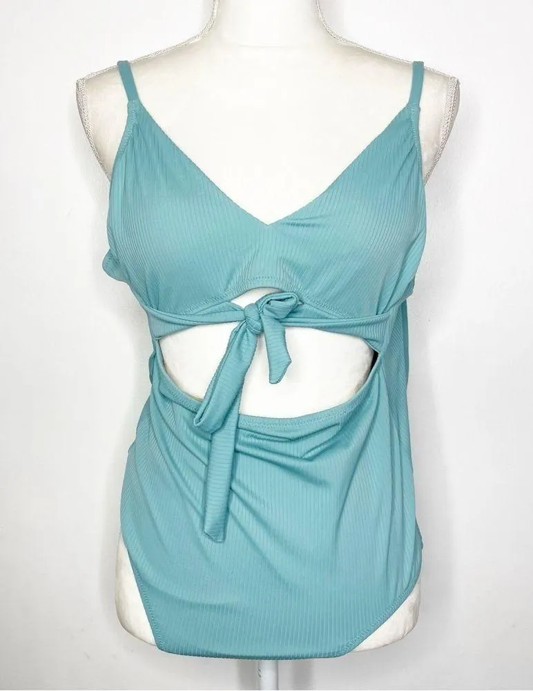 Shade & Shore One Piece Swim Suit Size Medium - Image 2