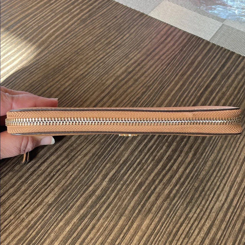 Tory Burch Leather Carter Continental Wallet - Image 4