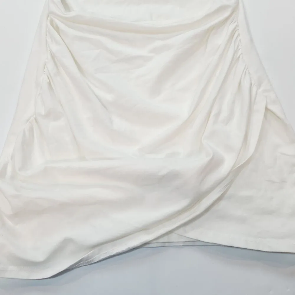 Superdown Maureen Jersey Mini Dress in White Small - Image 4