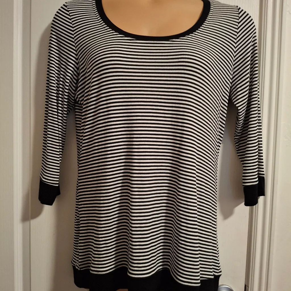 Torrid Sz 1 Black and White Striped Women's Top - Image 5