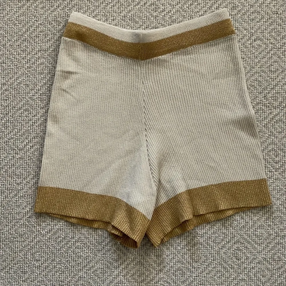 Tan & Gold Loungewear Short Set Small - Image 7