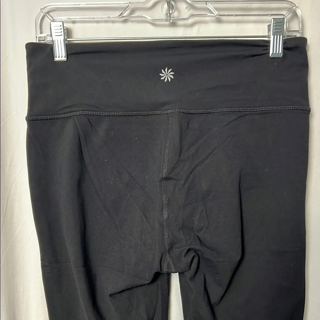 Athleta Black Accelerate Capri Legging Size Medium - Image 6