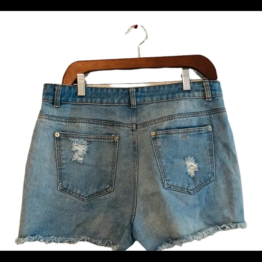 C&V ,Chelsea and Violet Jean Short for women - Image 5