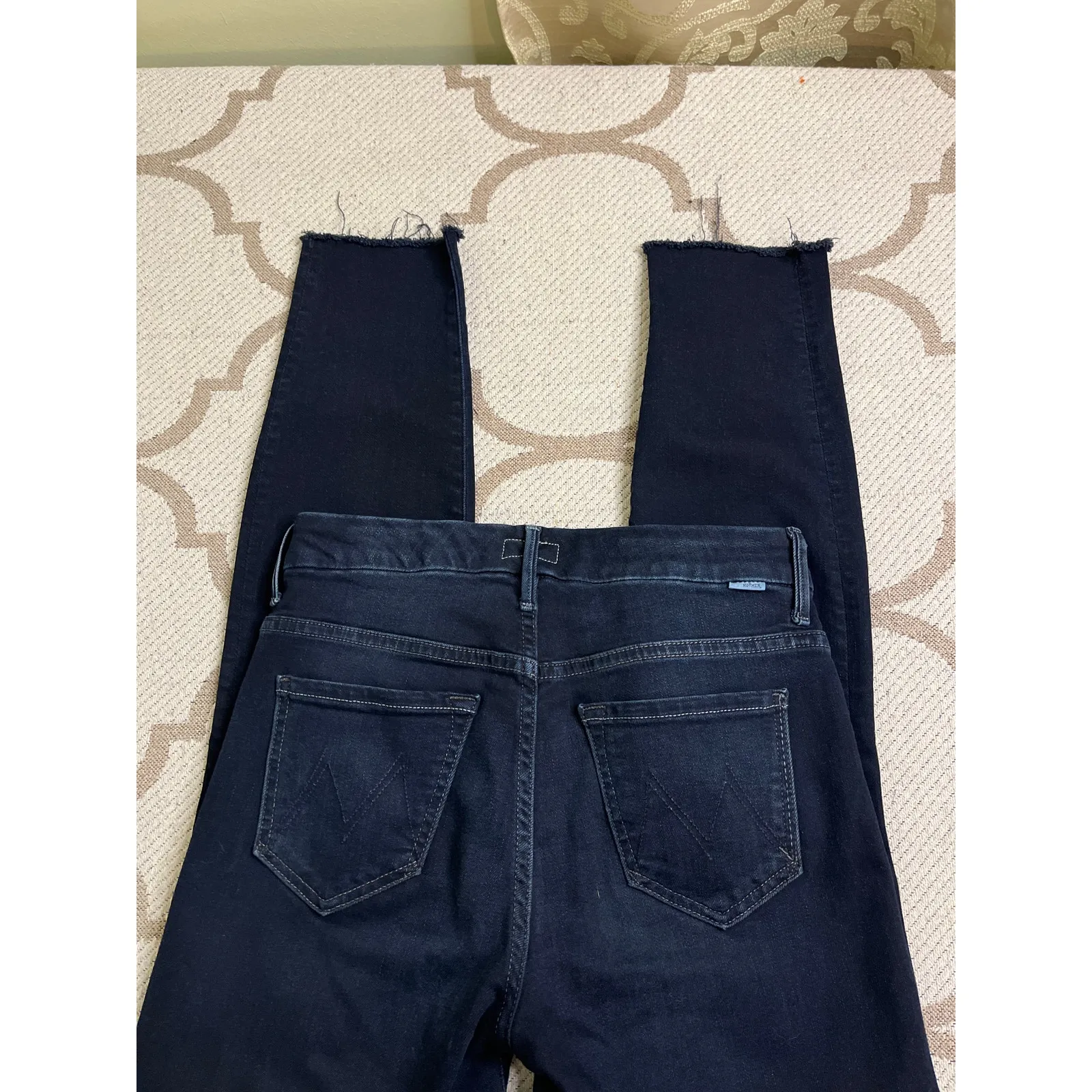 MOTHER High Waisted Looker Ankle Fray Last Call Jeans, size 25 Blue - Image 5