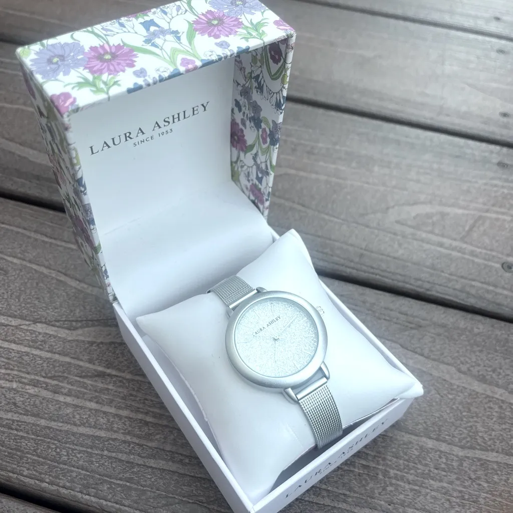 💥HP 💥 Women's Glitz Sparkle Dial Spray Silver Alloy Mesh Band Watch 36mm - Image 3