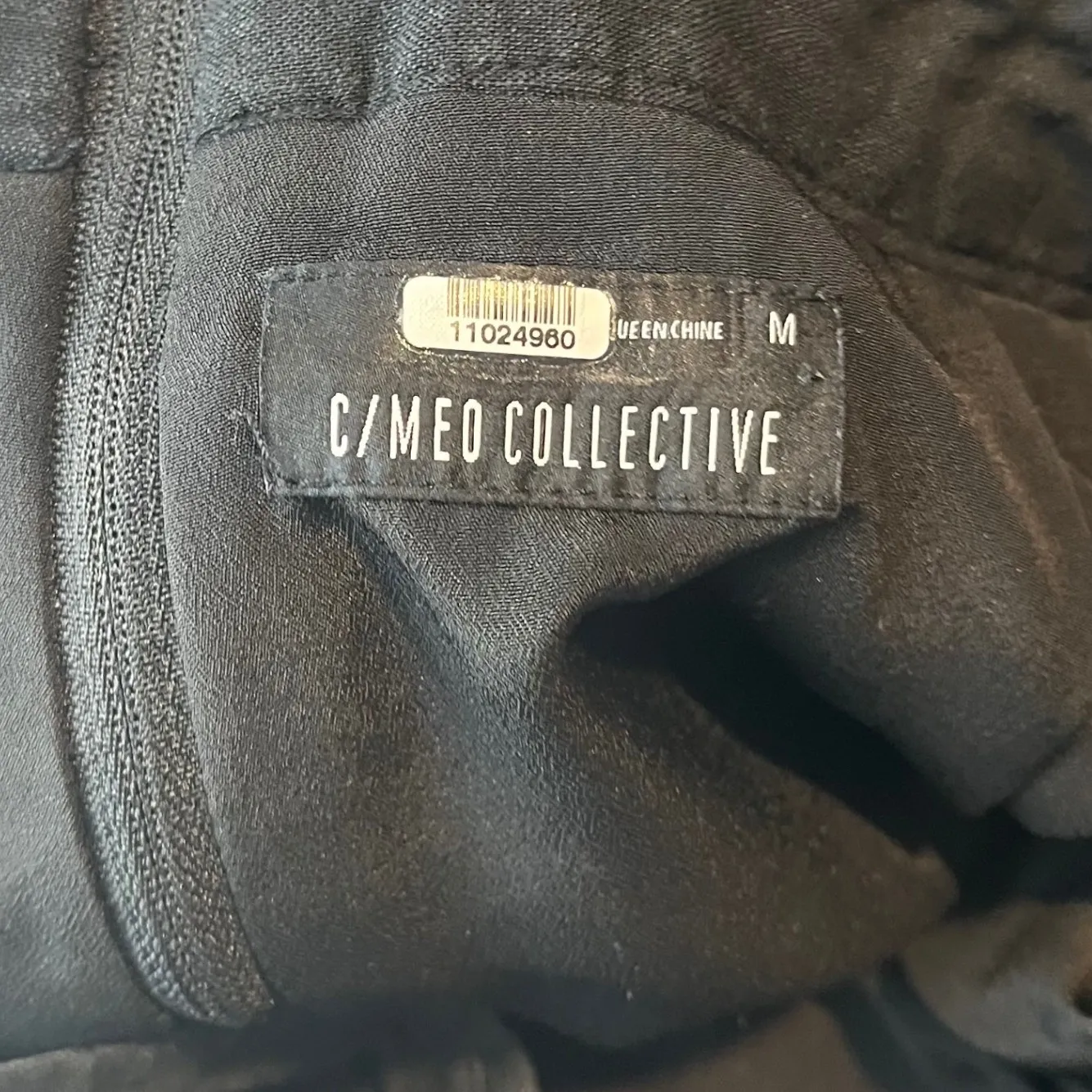 C/meo Collective Anthropologie Black Scalloped Hem High Waisted Shorts Size M - Image 4