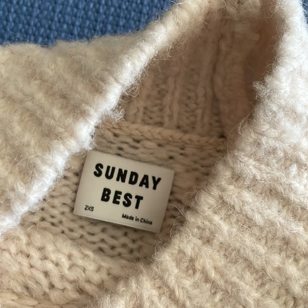 NWOT  Sunday best melly crop sweater white cap grey 2xs xxs mock neck - Image 2