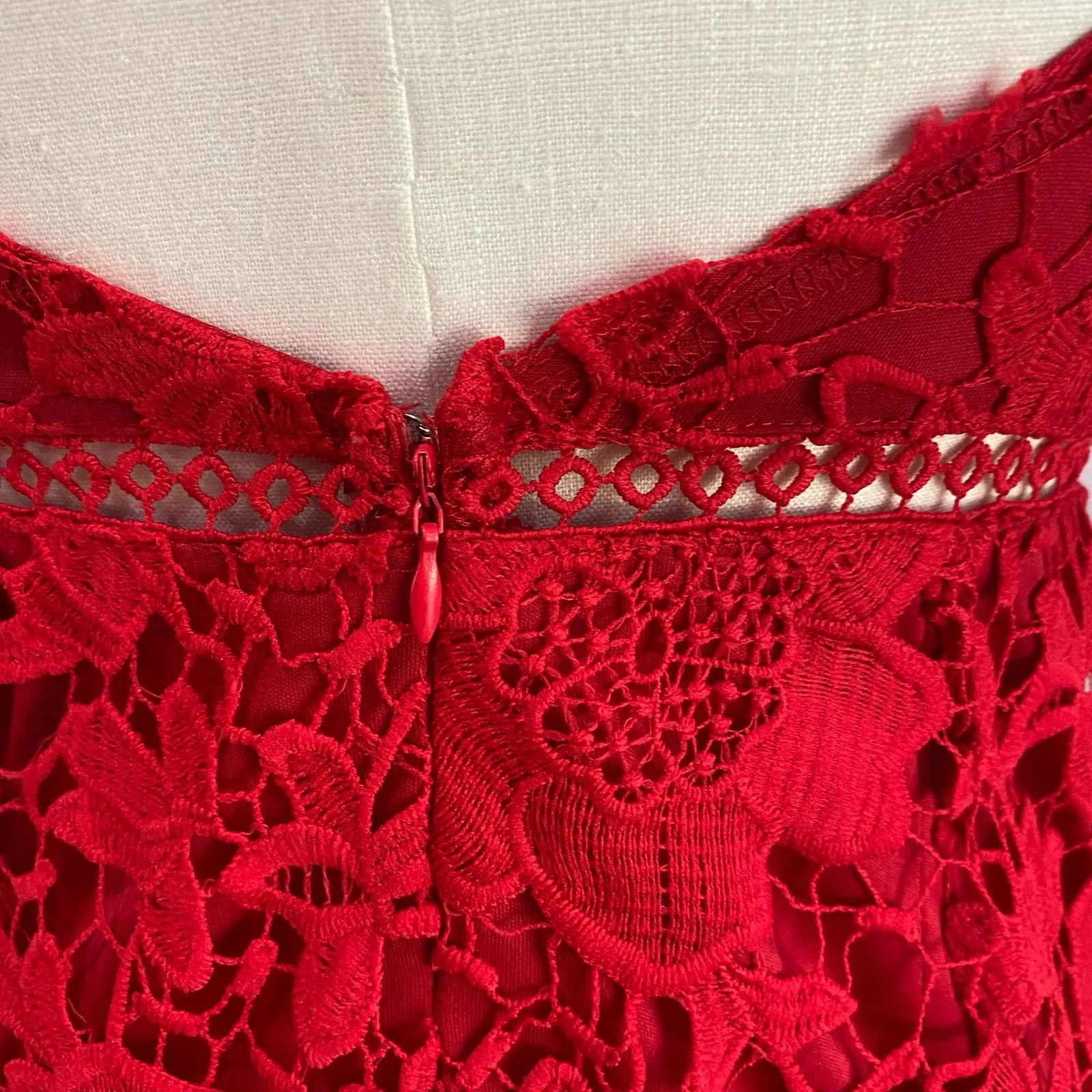 Urban Outfitters Red Lace High Neck Mini Dress Size M Halter Bodycon Party - Image 13